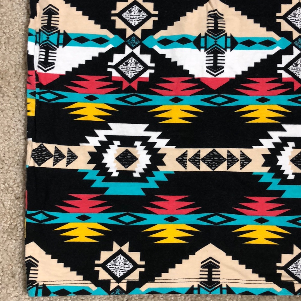 Multi-Color Pattern Skirt - Picture 3 of 3